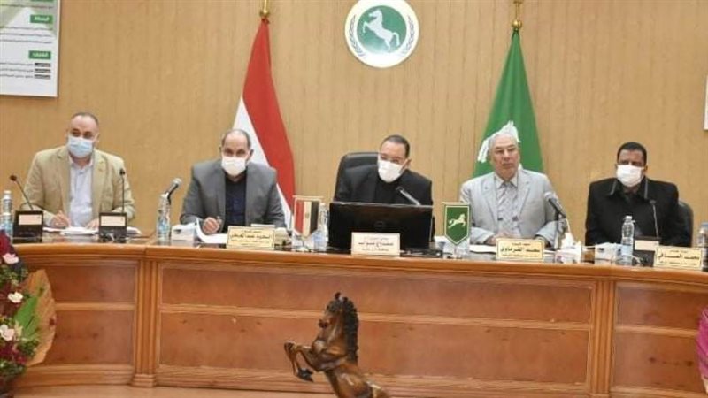 محافظ الشرقية خلال