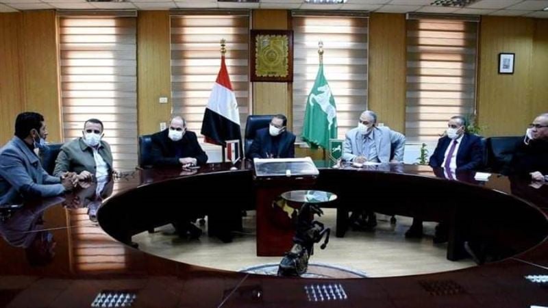 محافظ الشرقية خلال