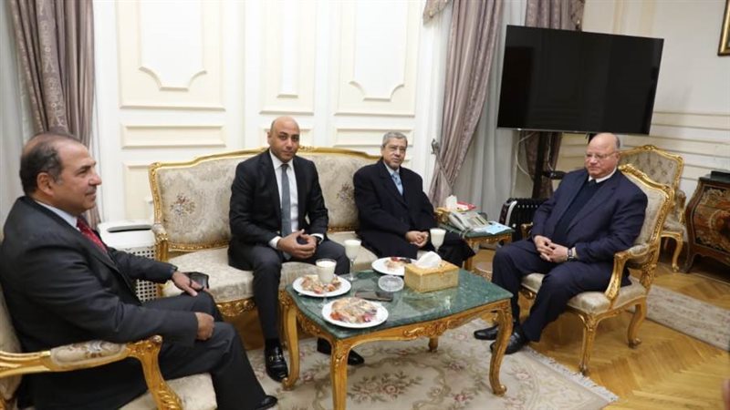 محافظ القاهرة ومسؤلى