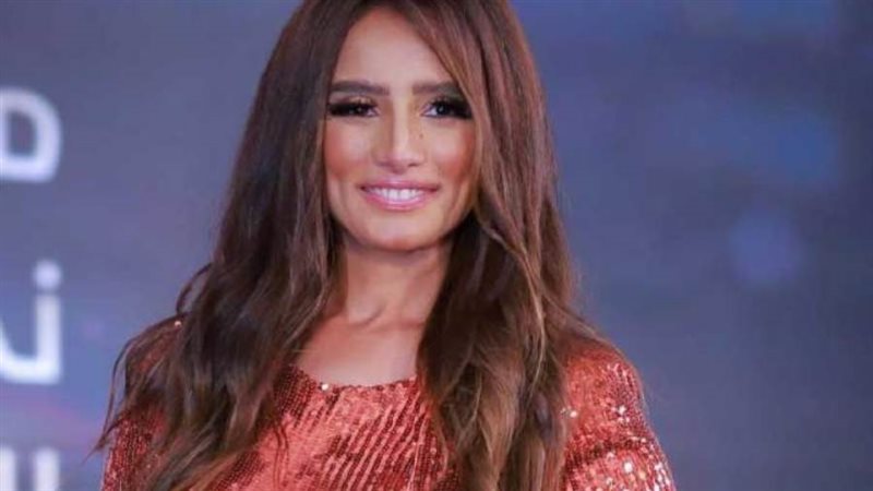 الفنانة زينة