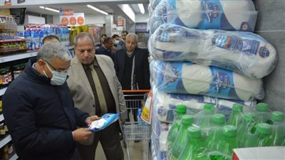 القاضي يقود جولة مفاجئة للتأكد من توافر السلع الغذائية بمركزي سمالوط والمنيا