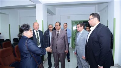 جامعة سوهاج تبحث أوجه التعاون والتوأمة في المجال الطبي مع جامعة جورج واشنطن الأمريكية