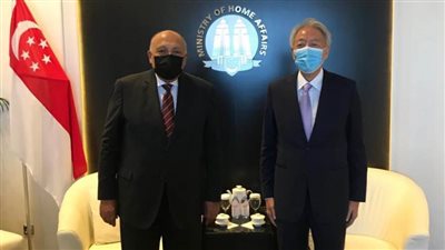 شكري يصل إلى سنغافورة في ثاني محطاته لدول آسيا 