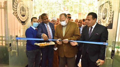 محافظ أسيوط يفتتح معرض 