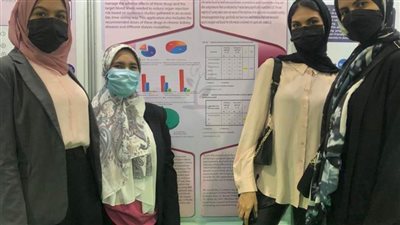 رئيس جامعة الإسكندرية يهنئ طالبات 