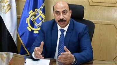 نائب محافظ أسوان يوقع 5 عقود بين جهاز المشروعات المتوسطة والصغيرة والجمعيات الأهلية