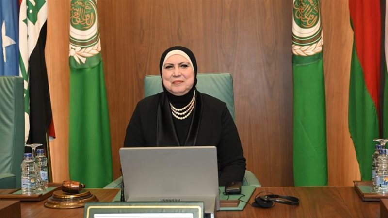 وزيرة التجارة والصناعة