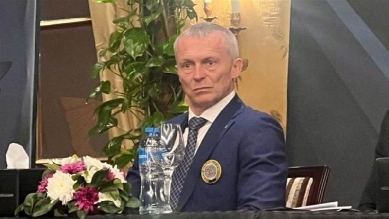 ارتور ميكيفيك عضو