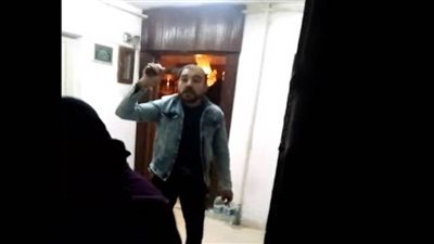 كشف ملابسات فيديو لشخص يهدد آخرًا بسلاح أبيض ببورسعيد