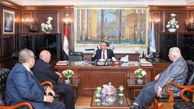 محافظ الإسكندرية: 17 مليونًا لرصف 8 شوارع رئيسية بمتفرعاتها بحي العجمي