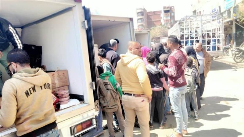 سيارات لبيع السلع