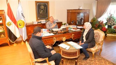 محافظ أسيوط يؤكد على تكثيف العمل بوحدة المتغيرات المكانية لرصد التعديات على الأراضي الزراعية