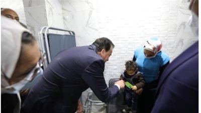 الدكتور خالد عبدالغفار يتابع الخدمات الطبية المقدمة لأهالي الوادي الجديد ويضع خطة لتحسينها