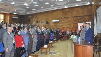 رئيس جامعة كفر الشيخ يفتتح المؤتمر العلمي الطلابي الأول