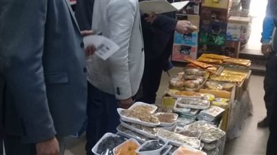 محافظ أسيوط يؤكد على شن حملات مكبرة لضبط الأسعار وتحرير 112 محضرا