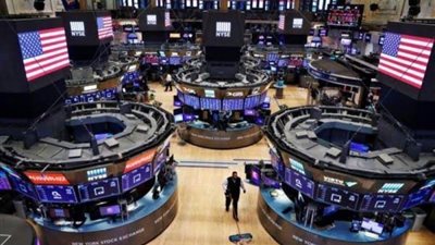 سوق الأسهم الأمريكية يغلق على انخفاض