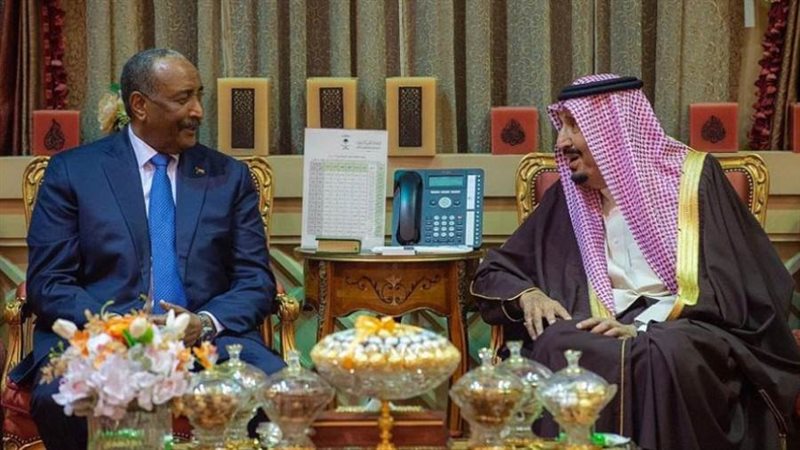 الملك سلمان يستقبل