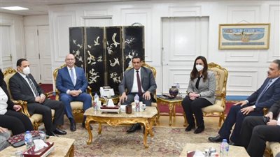 محافظ البحيرة يستقبل 