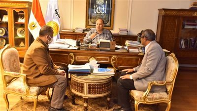 محافظ أسيوط يؤكد أهمية تطوير وهيكلة الجهاز الإداري بما يتماشى مع متطلبات العمل