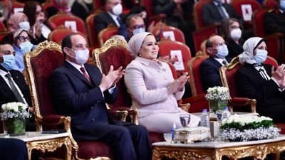 يوم المرأة المصرية وتكريم الأمهات المثاليات بحضور الرئيس السيسي × 28 صورة
