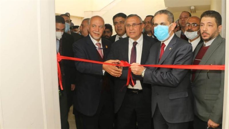 رئيس الوفد ومحافظ