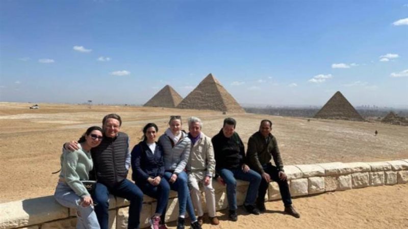 جولة سياحية لمسؤولي