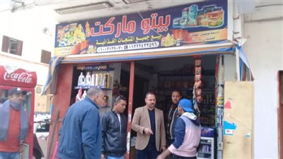 تحرير 25 محضراً وتشميع محلين في حملة بحي شرق أسيوط