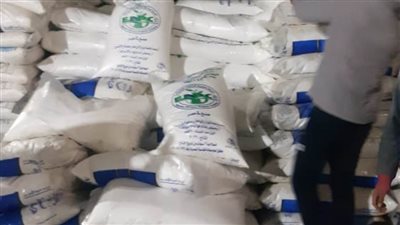 ضبط ١٢٥٠ طن أسمدة مدعمة محظور تداولها بالأسواق في حملة بالبحيرة