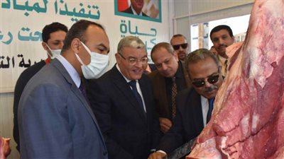  محافظ المنيا يفتتح منفذا لبيع اللحوم المدعمة بسعر الكيلو 100 جنيه