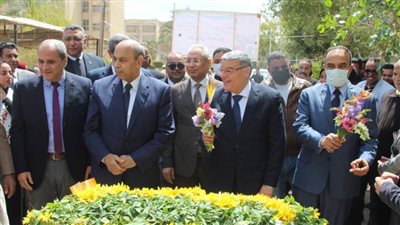 بحضور القاضي وعبد النبي.. افتتاح معرض الزهور تأملات في الربيع بجامعة المنيا