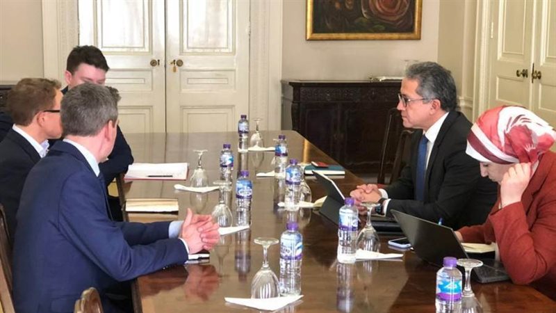 العنانر يلتقى بمنظمى