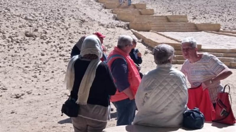 وفد سياحي يزور المناطق