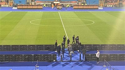 طاقم تحكيم مباراة مصر والسنغال يصل استاد القاهرة