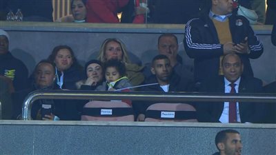 مؤمن زكريا يدعم منتخب مصر من المدرجات أمام السنغال 