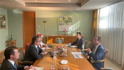 العناني يواصل اجتماعاته مع مسؤولي السياحة بألمانيا