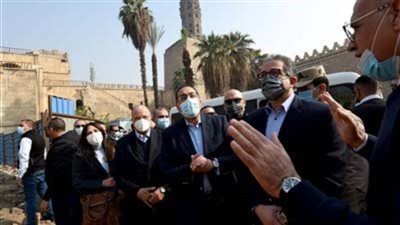رئيس الوزراء يتفقد أعمال ترميم مسجد عمرو بن العاص وتطوير ساحته وحدائق الفسطاط