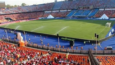 الجماهير المصرية تتوافد على استاد القاهرة الدولي لحضور مباراة المنتخب الوطني أمام السنغال
