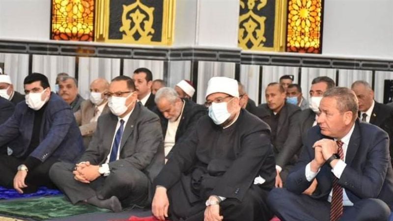 وزير الأوقاف ومحافظ