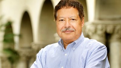 نجوم الفن والغناء ينعون الدكتور الراحل 