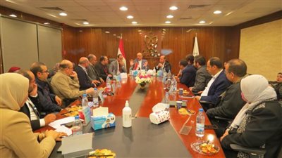 اجتماع باللجنة الطبية العليا بفرع هيئة الرعاية الصحية ببورسعيد