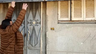 إزالة مخالفة لتحويل النشاط من سكني إلى تجاري بدون ترخيص بأبوقرقاص جنوب المنيا
