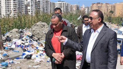 خلال مرور ميداني.. محافظ الإسكندرية يفاجئ مسؤولي الرصد البيئي بحي المنتزه