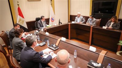 وزير الصحة يستقبل وفد بنك الاستثمار الأوروبي لمناقشة التعاون المستقبلي