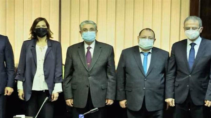 وزير الكهرباء يبحث