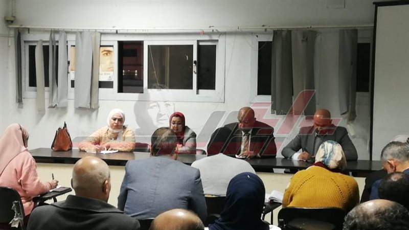 خلال الاجتماع