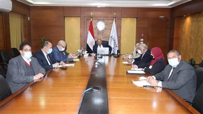 وزير النقل يلتقي نظيره التونسي عبر تقنية الفيديو كونفرانس لبحث تدعيم التعاون في مجالات النقل المختلفة