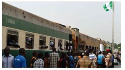 اختطاف وتلغيم قطار يحمل ألف راكب في نيجيريا 