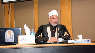 جامعة أسيوط تمنح مرتبة الشرف الأولى لرسالة دكتوراه وكيل وزارة الأوقاف