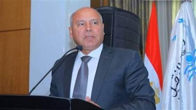  وزير النقل : استمرار تطوير نظم الإشارات على خط أسيوط نجع حمادى 