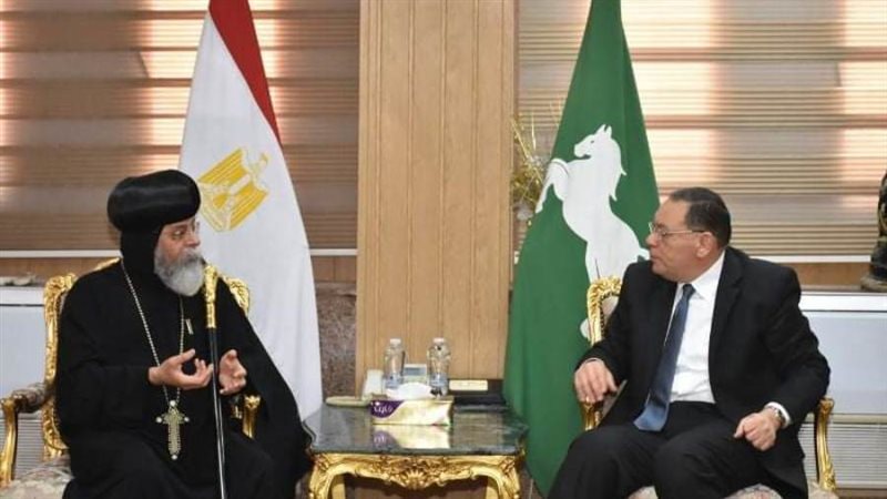 محافظ الشرقية وأسقف